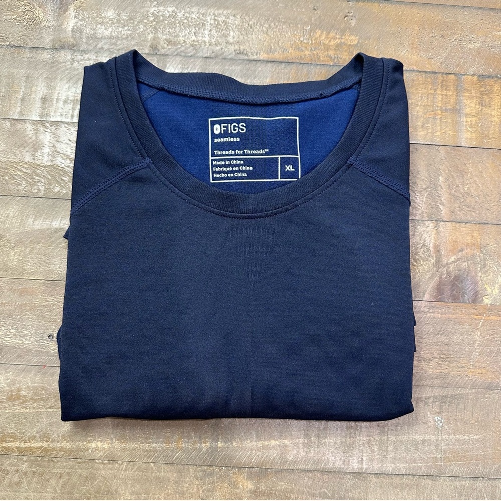 figs scrubs salta seamless long sleeve underscrub top - extra large navy